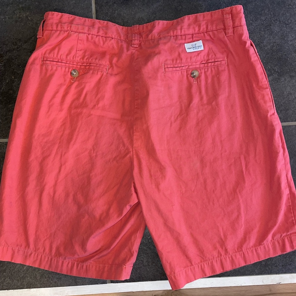 Vineyard Vines Men’s Shorts size 33